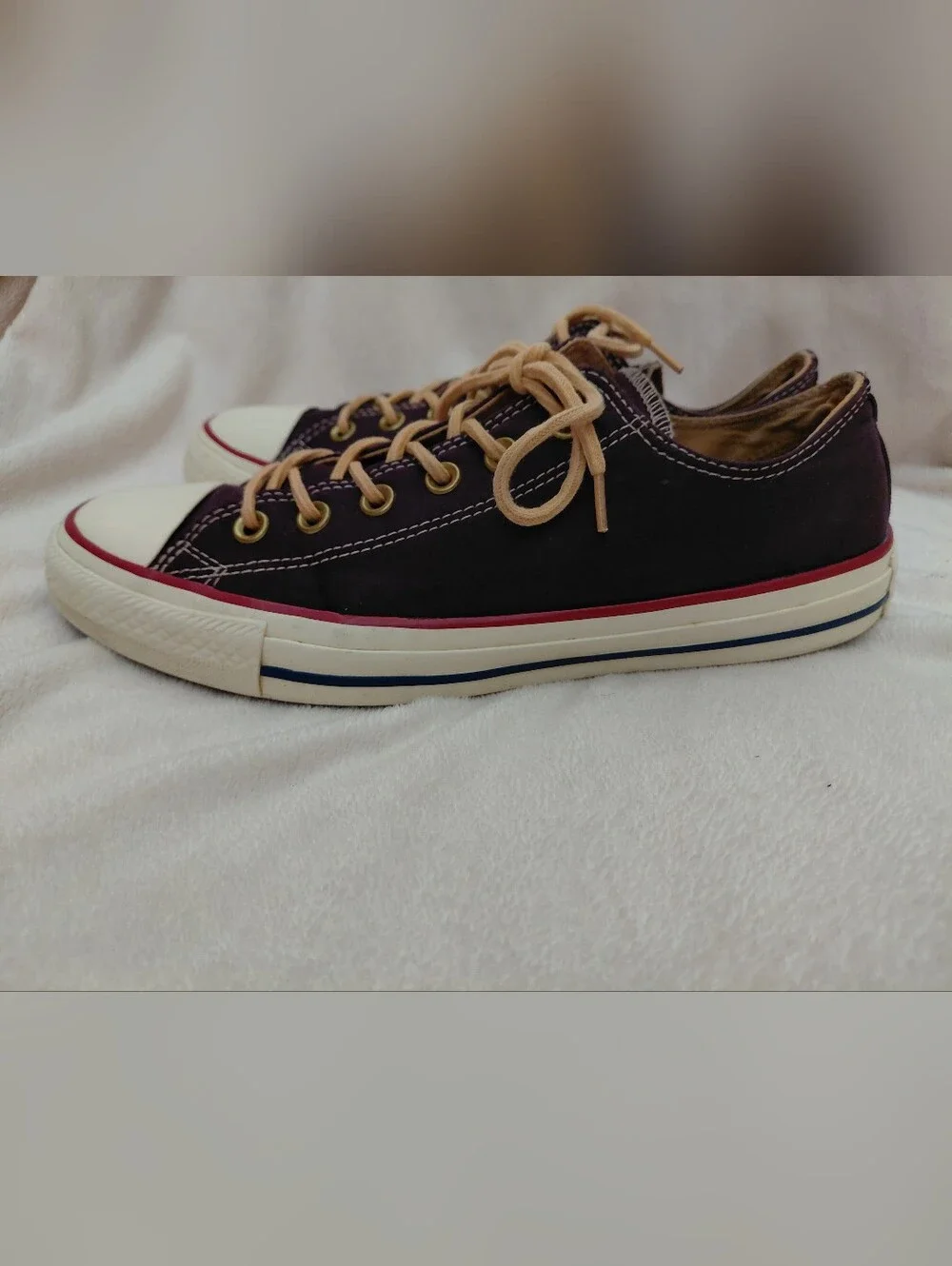 Converse Low-Top Unisex Canvas Sneakers - Picture 3 of 6